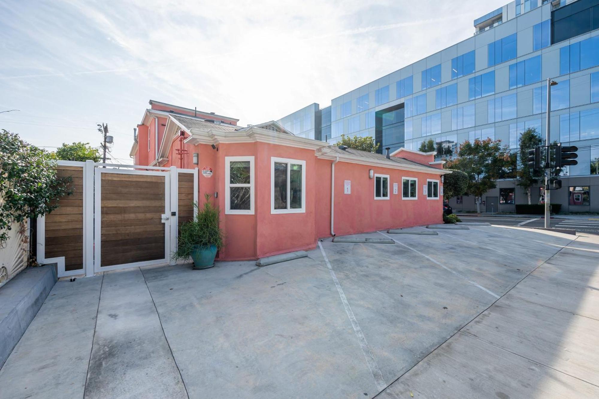Apartment Walk To Hollywood Blvd From Urban Jungle Oasis Los Angeles